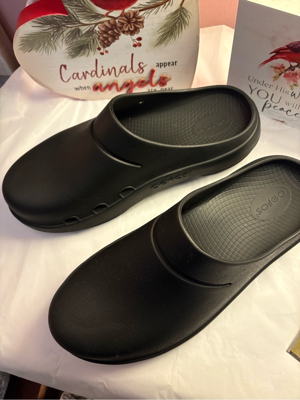 OOFOS Women's Black Slip-On Clogs - Picture 2 of 5